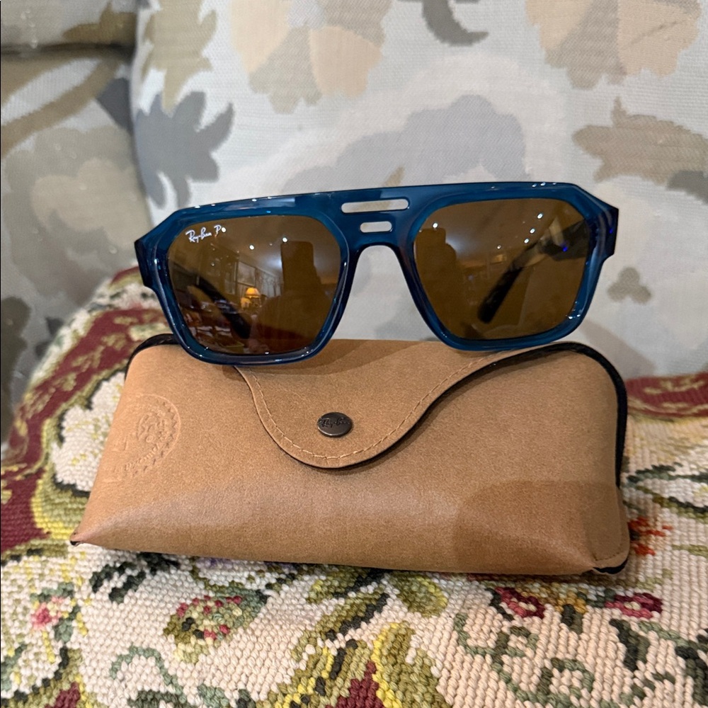Ray-Ban Navy Sunglasses with Amber Lenses new